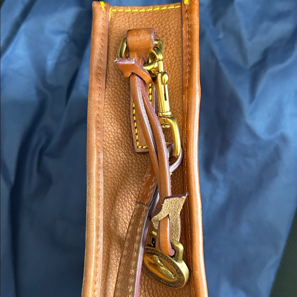 Dooney & Bourke Brown pebble grain Leather Crossbody Bag EUC - Picture 4 of 7